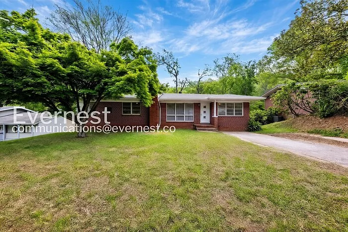 4 bed, 2.0 bath, 1355 sqft, $1,445 — Photo 2