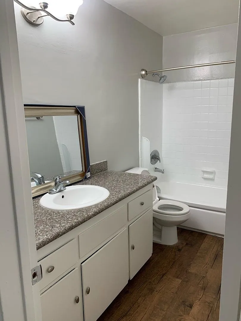 Villa Del Sol Apartments — Photo 3