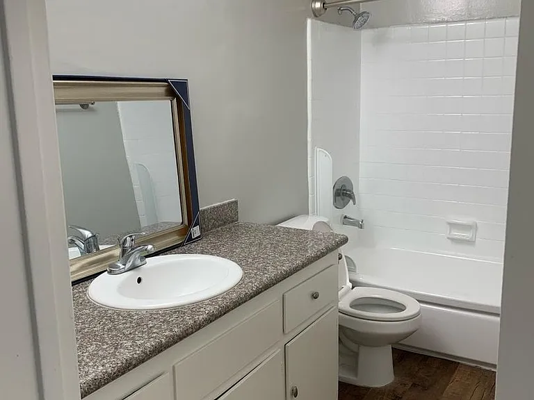 8115 Stewart And Gray Rd — Photo 3