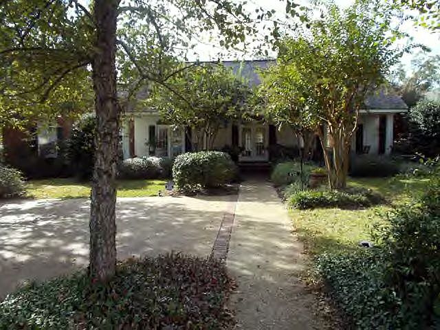 1st image of 120 Dianne Dr