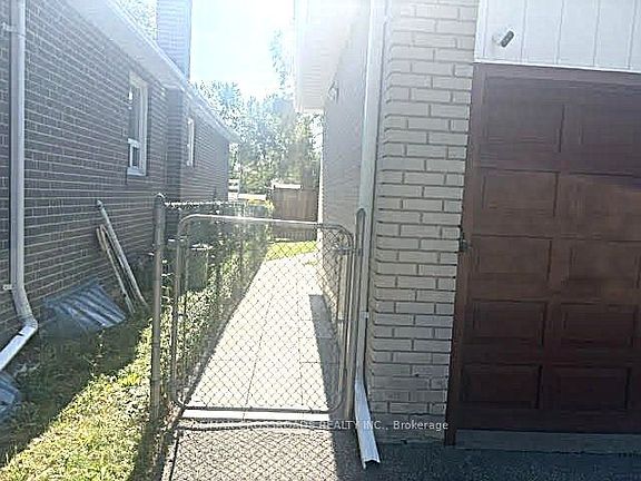 4th image of 65 Romulus Dr