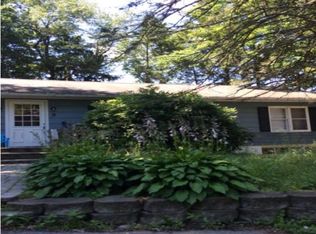 9 Mary Rd, Greenwood Lake, NY 10925