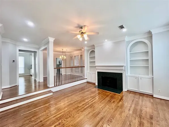 5225 Sagecircle St S, Houston, TX 77056
