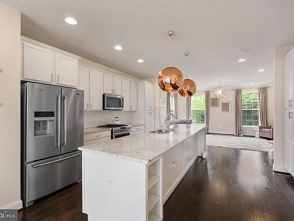 2nd image of 46077 Hall Rd