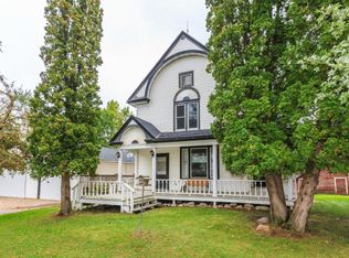 28051 Quinlan Ave, Lindstrom, MN 55045