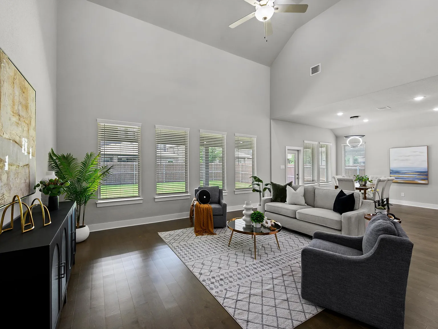 4 bed, 3372 sqft, $3,900 — Photo 4
