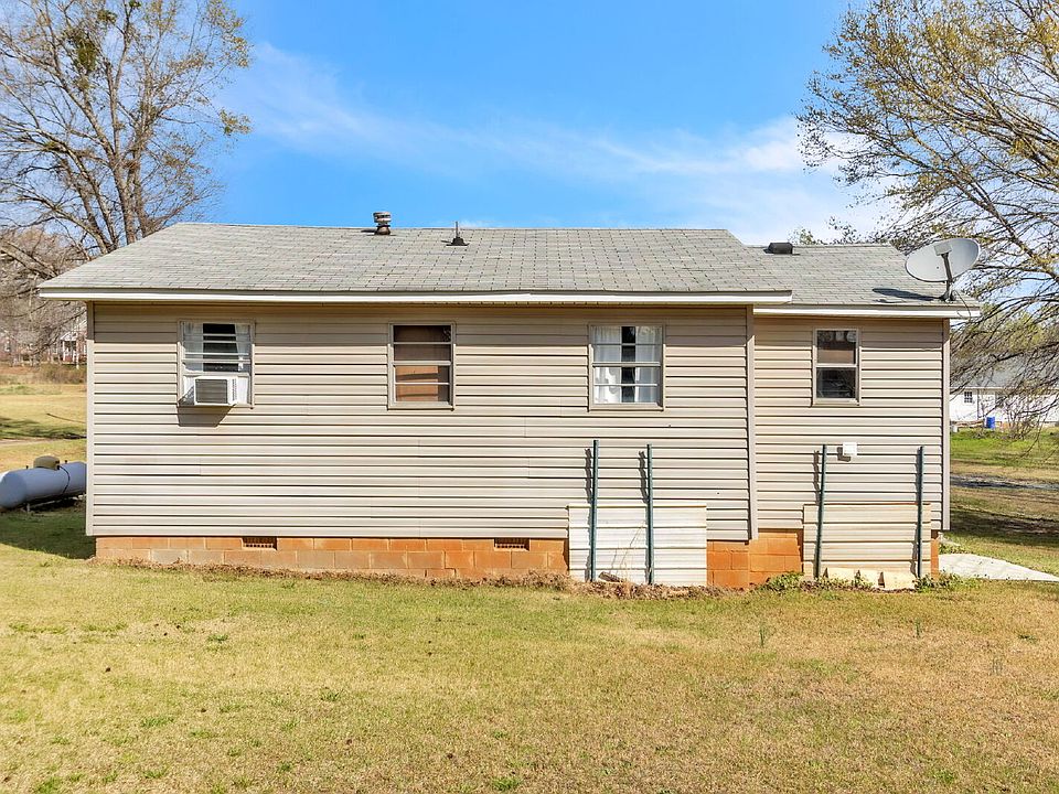 1st image of 2229 Fews Chapel Rd