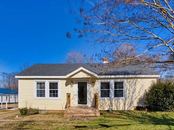 208 McDowell St, Laurens, SC 29360