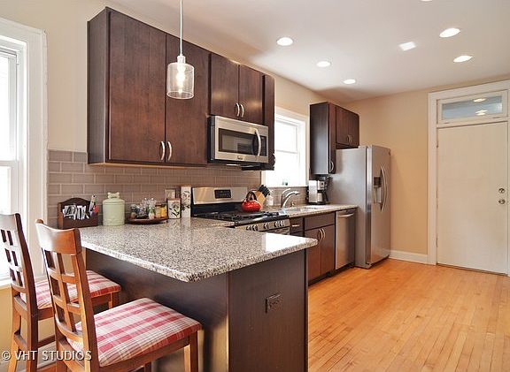 3rd image of 5024 N Troy St