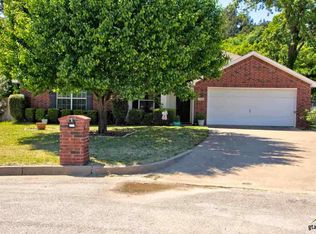 111 Alley Kate Dr, Chandler, TX 75758