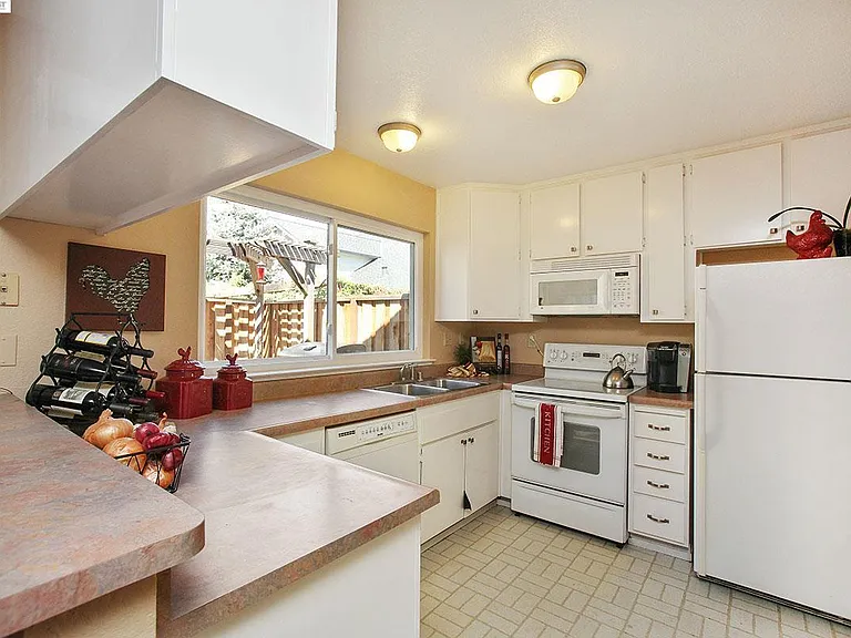2114 Delucchi Dr — Photo 3