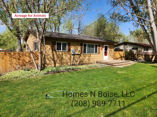 611 Willow Dr