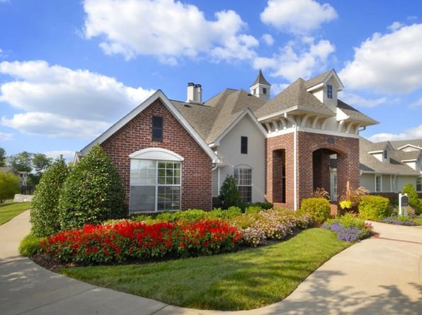 135 Westfield Ct APT 301