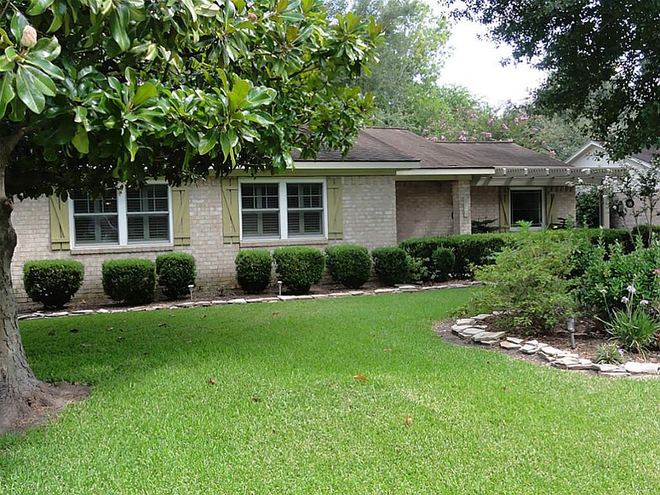 1st image of 919 W Galveston St