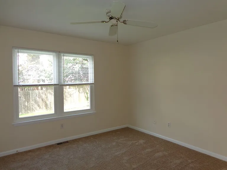 4636 Coronet Ave — Photo 11
