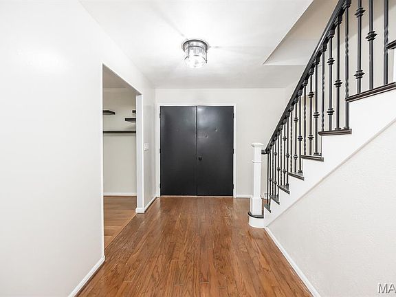 3rd image of 914 Reiss Rd