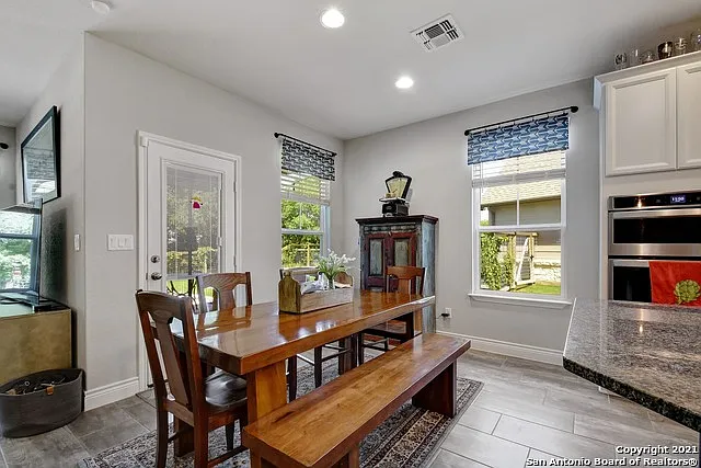9113 Sunpool — Photo 11
