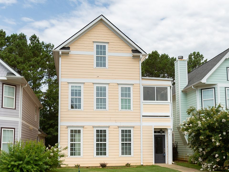 1st image of 8 Courtyard Ln