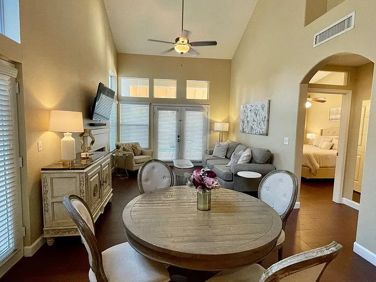 1147 E Amberwood Dr — Photo 10