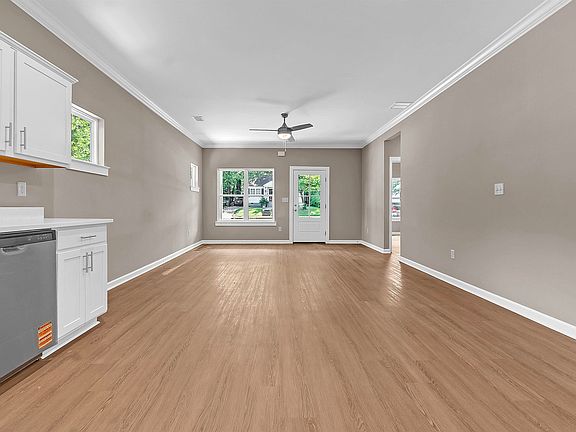 5th image of 557 Lundee St