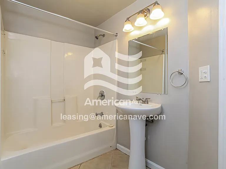 88400_012_wm_-_bathroom_13533512.jpg