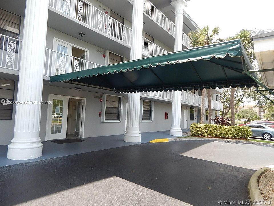 1st image of 1701 Whitehall Dr APT 403