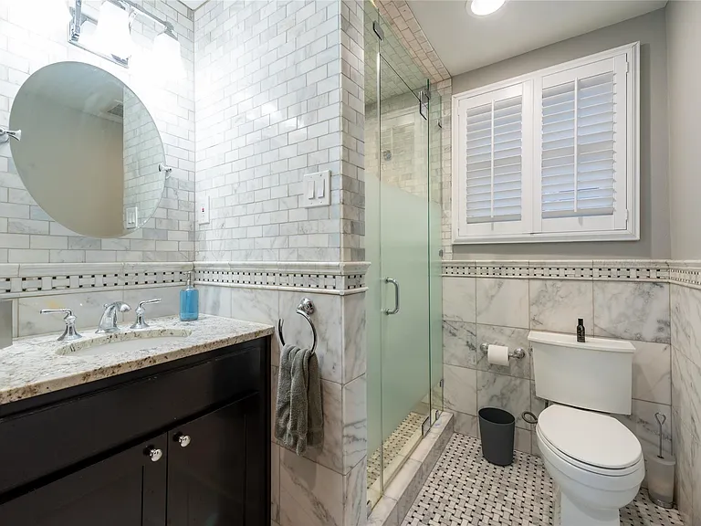 908 E 32nd St #203 — Photo 13