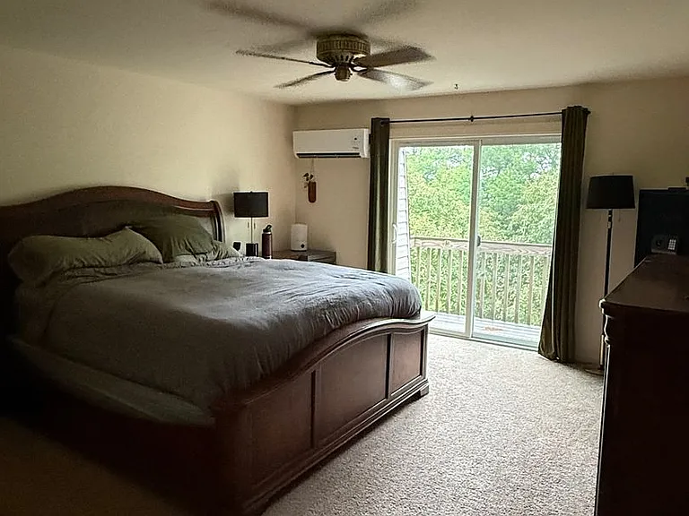 845 Silver Spring Plz — Photo 8