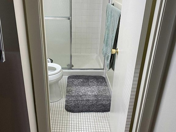 5th image of 606 15th St S APT A