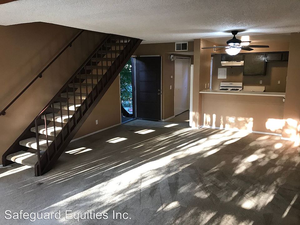 1st image of 10637 Lakefront Dr