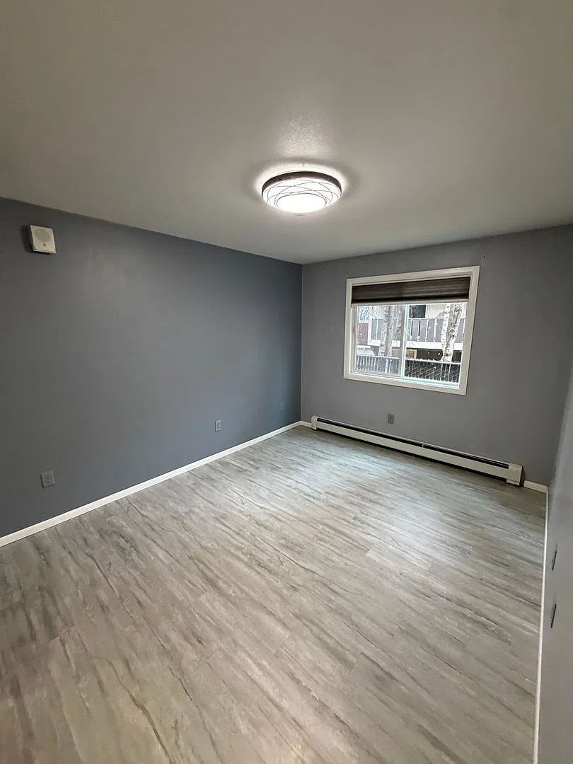 2 Bedroom Close to ANMC — Photo 3