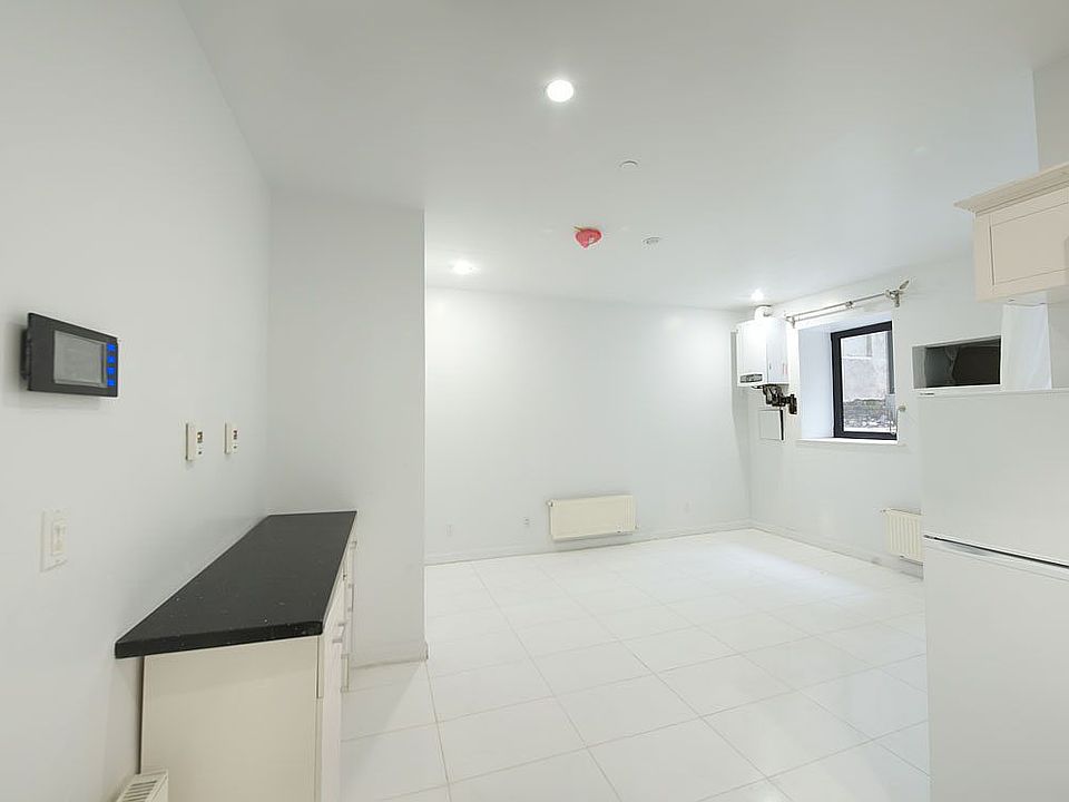 1st image of 78 Herkimer St APT 104