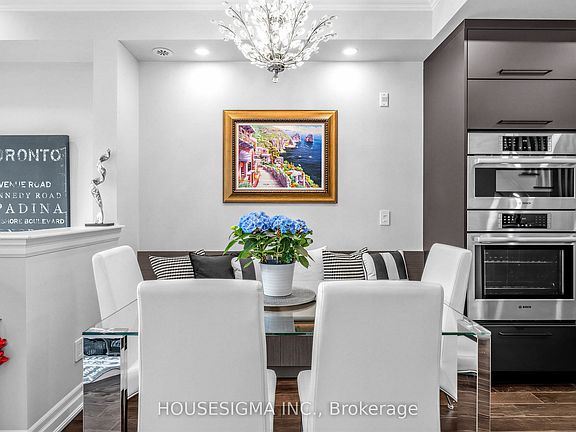 5th image of 361 Roehampton Ave