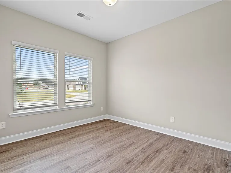1466 Summergate Dr — Photo 12