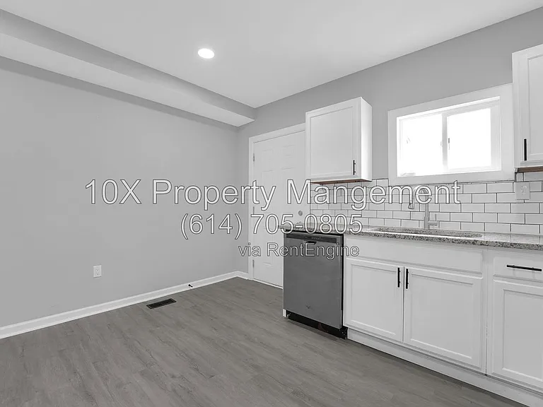 1593 Cleveland Ave — Photo 9
