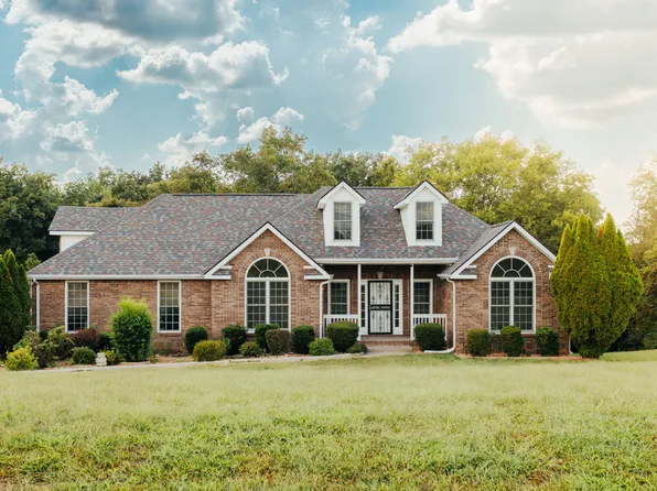 878 Countrywood Dr, Adams, TN 37010