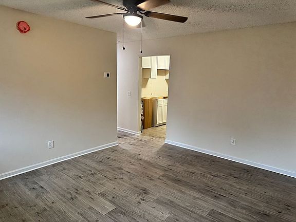 3rd image of 540 Riverside Ln