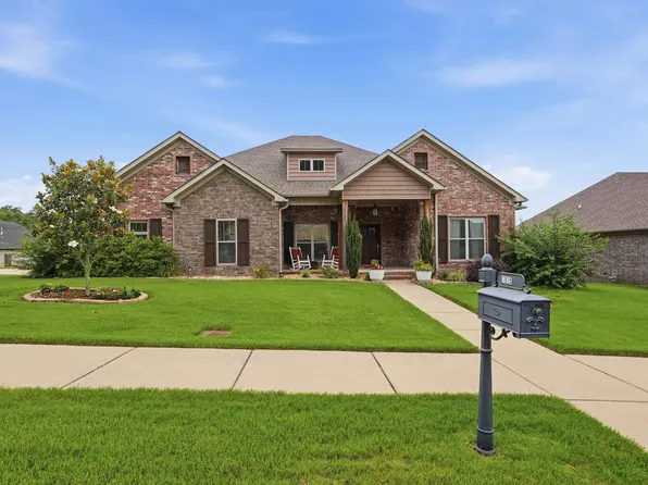 1925 Josh Dr, Conway, AR 72034