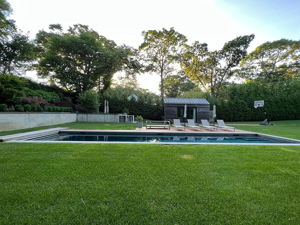 1st image of 126 Accabonac Rd