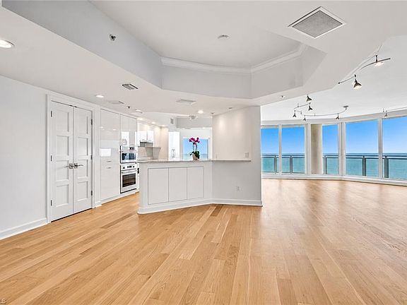 4th image of 8231 Bay Colony DR #602