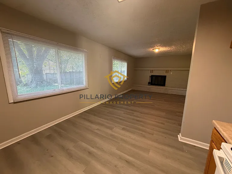 4441 N Vinewood Ave — Photo 16