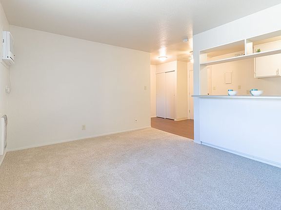 2nd image of 2941 Marconi Ave APT 28