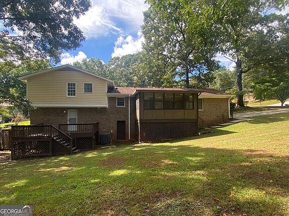 3rd image of 3534 Basswood Ct