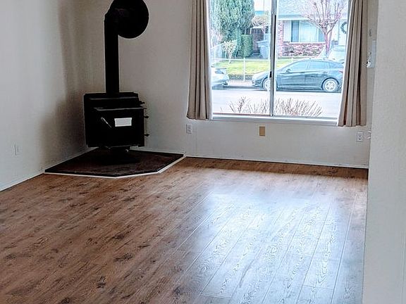2nd image of 1702 C St SE #A