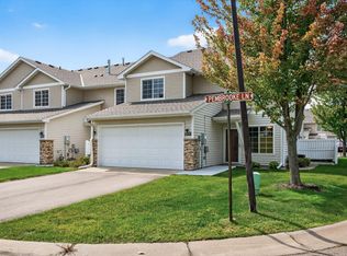 1300 Pembrooke Ln, Waconia, MN 55387