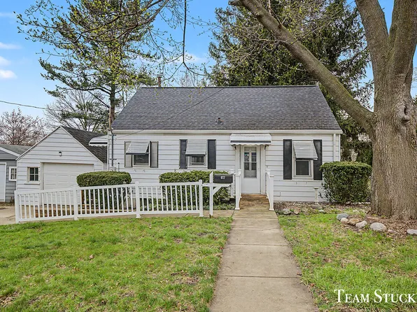 617 Vernon Ave, Lansing, MI 48910