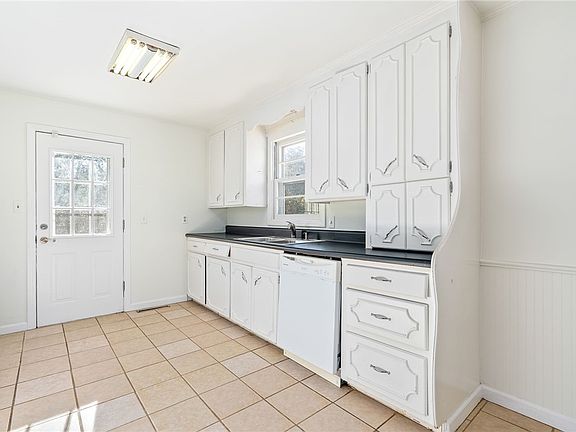 5th image of 5929 Lee Road 54