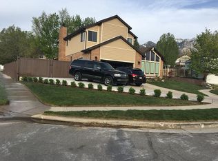 10335 S Woodglen Cir, Sandy, UT 84092