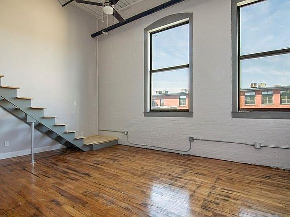 5th image of 1117 Douglas Ave #504