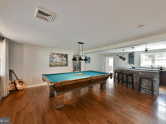5th image of 1194 Elberta Ave
